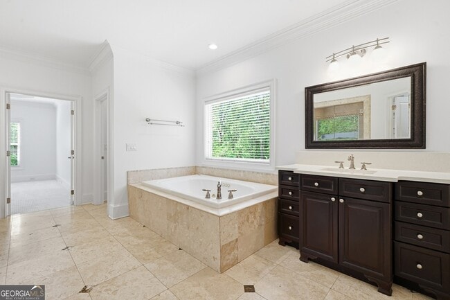 Building Photo - 6740 Castleton Dr NW