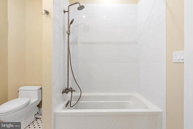 Building Photo - 2029 Walnut St