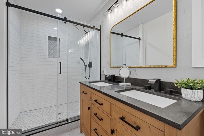 Building Photo - 2539 Gallows Rd