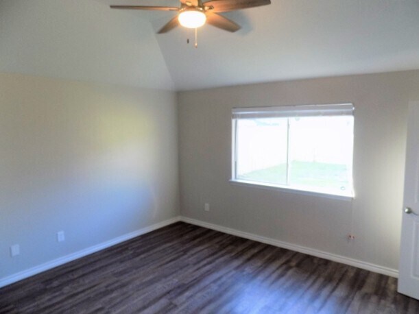 Building Photo - 12411 Greensbrook Forest Dr