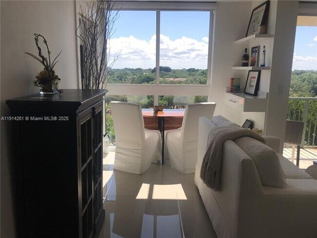 Building Photo - 2951 S Bayshore Dr