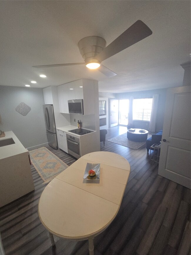 Building Photo - 2250 Bering Dr