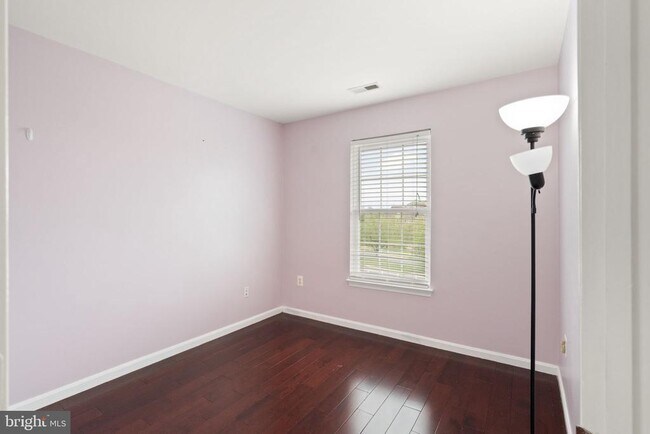 Building Photo - 11070 Clovertree Ct