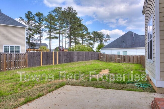Building Photo - 1111 Hunters Cove