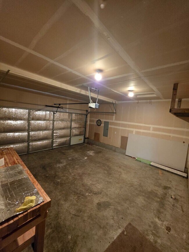 Building Photo - Gated Community