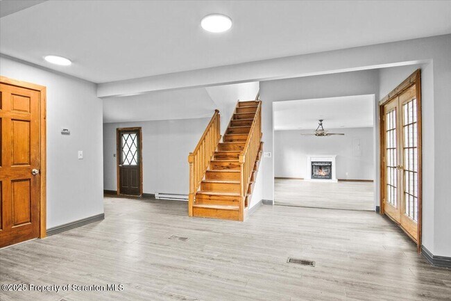 Building Photo - 128 Franklin Ave