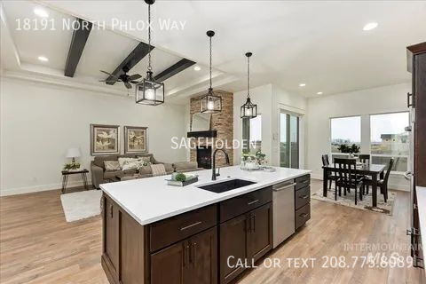 Building Photo - 18191 N Phlox Way