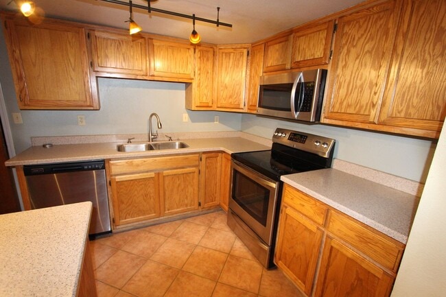 Building Photo - Price Improvement! Charming 2-Bedroom Town...