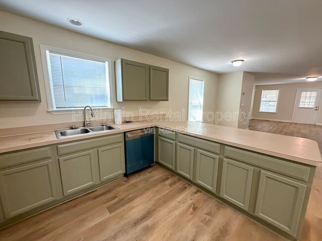 Building Photo - 504 Dunbar St SW