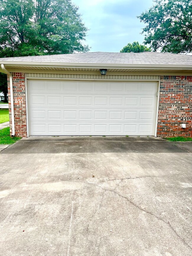 Building Photo - Bixby Single Story Ranch in Great Location!