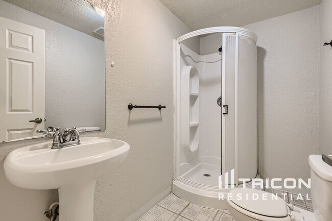 Building Photo - 16854 Dandelion Way
