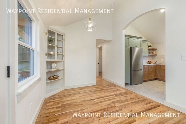 Building Photo - 2989 S Ivy St