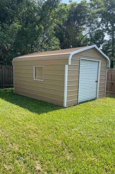 Building Photo - 2317 SW 2nd St