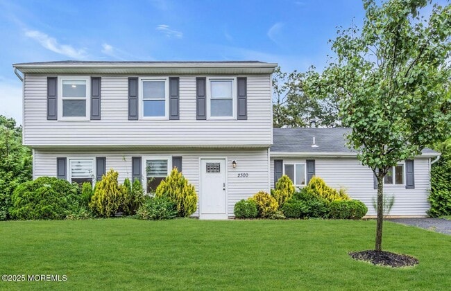 Building Photo - 2300 Oak Knoll Dr
