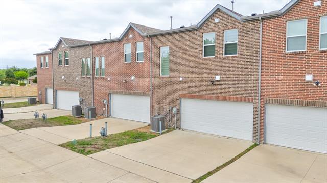 Building Photo - 6043 Rivendell Dr