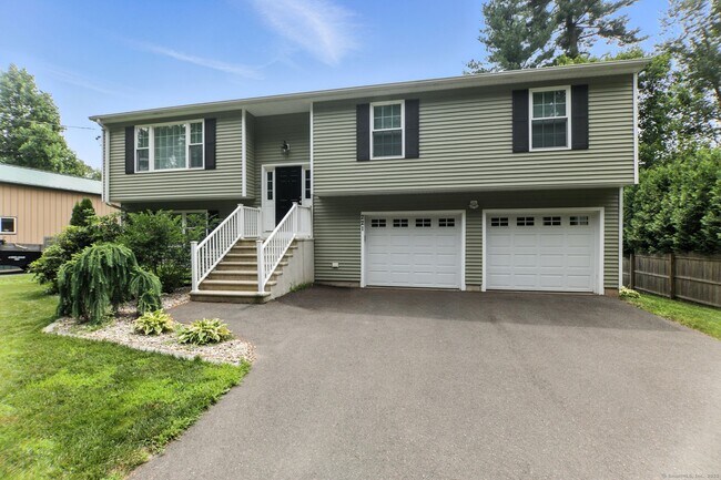 Primary Photo - 221 Griffin Rd