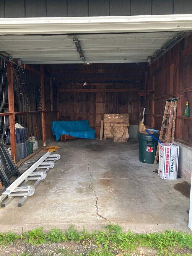 Building Photo - Triplex