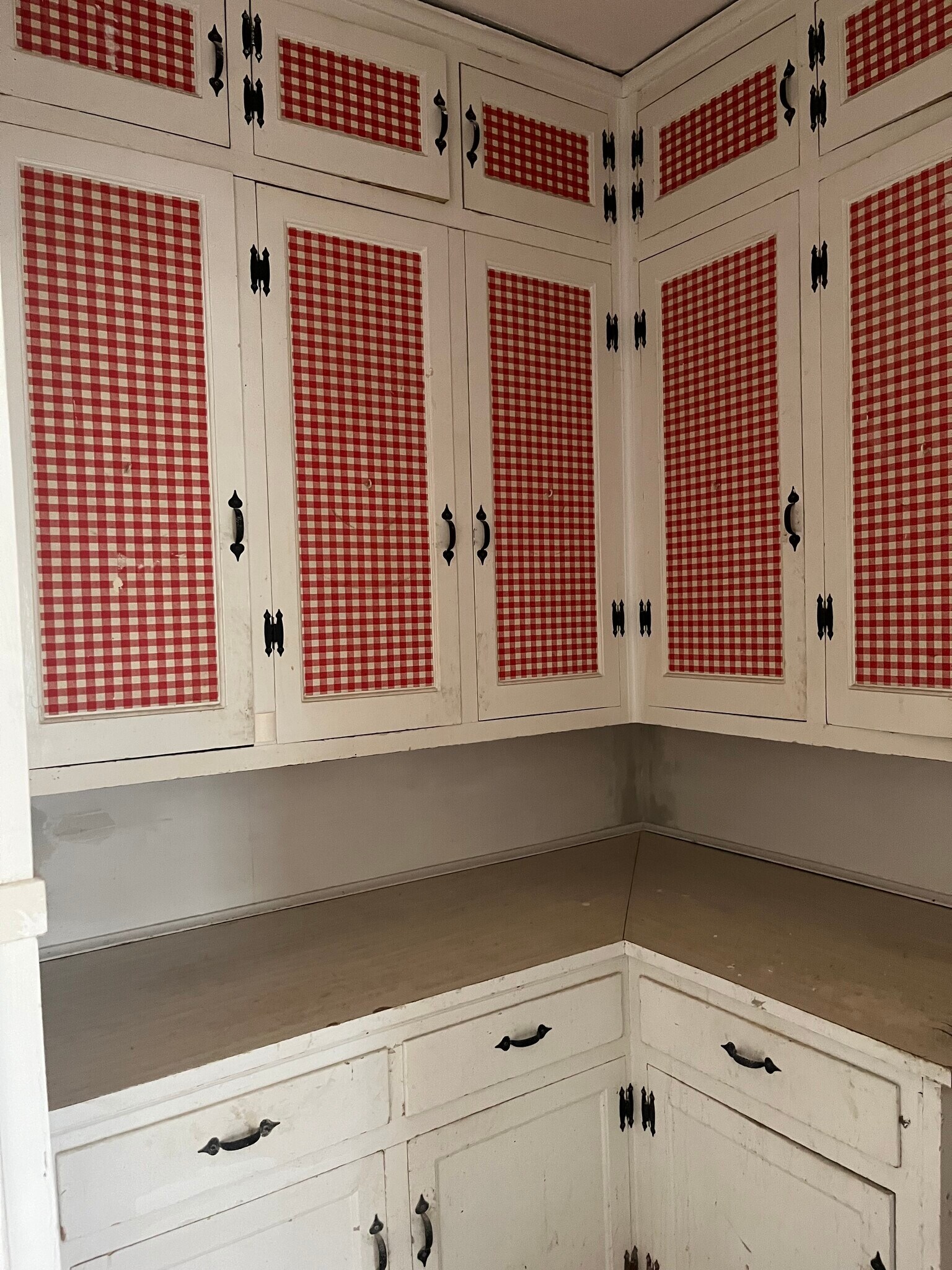 Building Photo - 830 Bellevue Ave