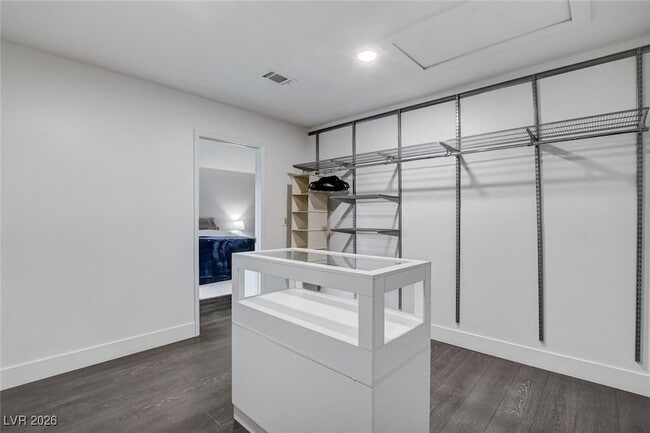 Building Photo - 945 Vegas Valley Dr