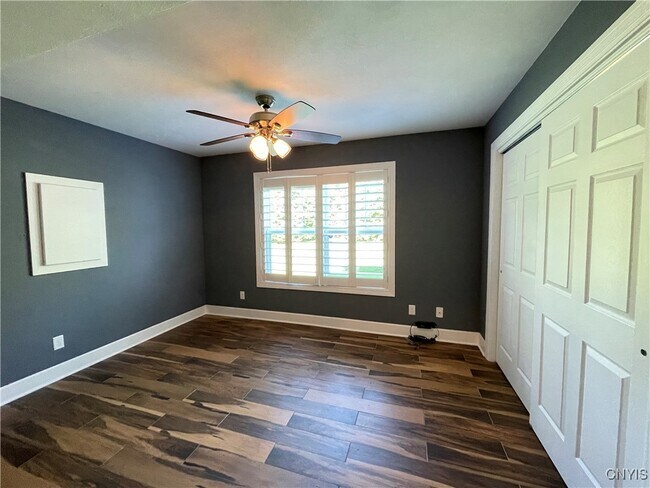 Building Photo - 7504 Birdsong Ln