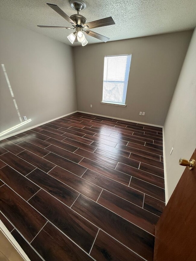 Building Photo - 2239 Alma Blvd