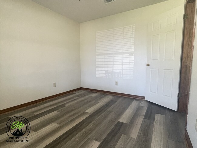 Building Photo - Great Cabot home!