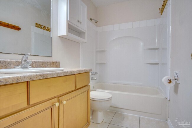 Building Photo - 8111 Stonebrook Dr