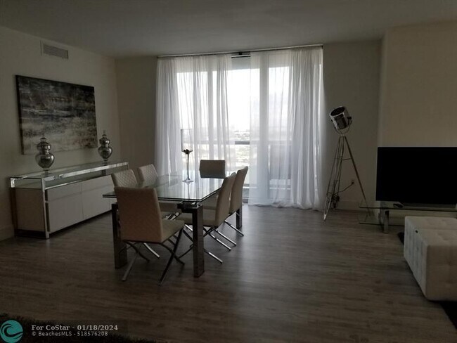 Building Photo - 50 Biscayne Blvd