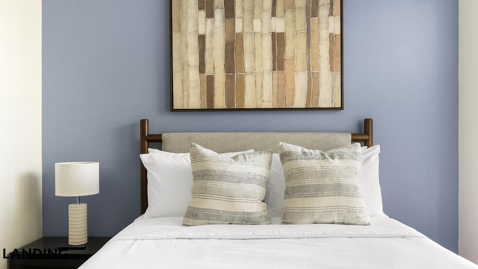 Building Photo - 101 S Center St