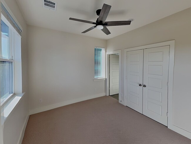 Building Photo - Fabulous 3-Story Townhouse in Frisco Heigh...