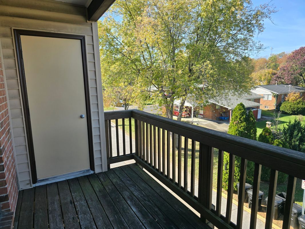 Building Photo - 800 Thomas Ct