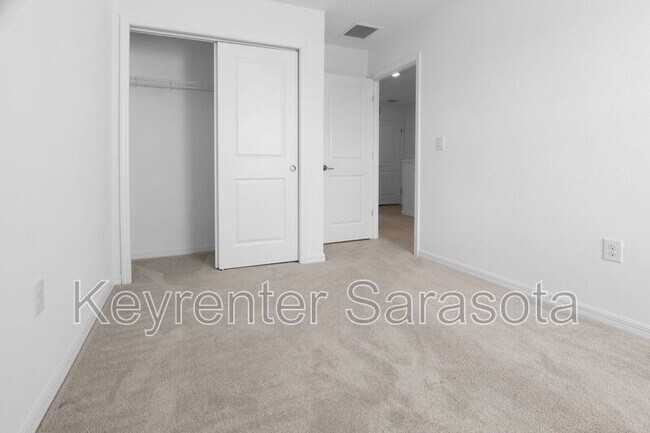 Building Photo - 8717 Winter Breeze Wy