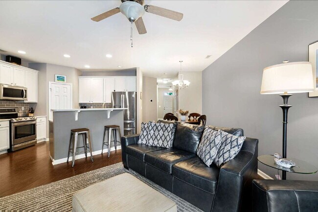Building Photo - Charming 3-Bed/3.5 Bath Townhouse with 211...