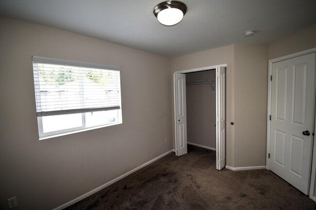 Building Photo - 8724 Stockholm Ln NE