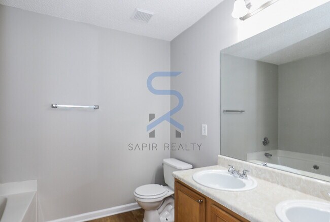 Building Photo - Move in before November 30th and get $100 ...