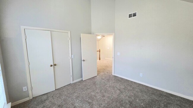 Building Photo - 4101 Pinewood Dr