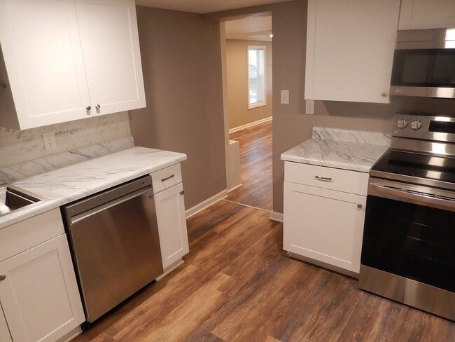 Building Photo - 1529 Elberta Dr