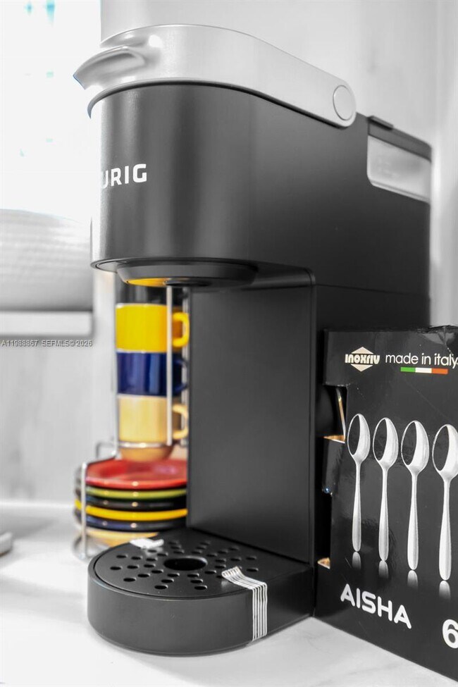 Building Photo - 601 N Miami Ave