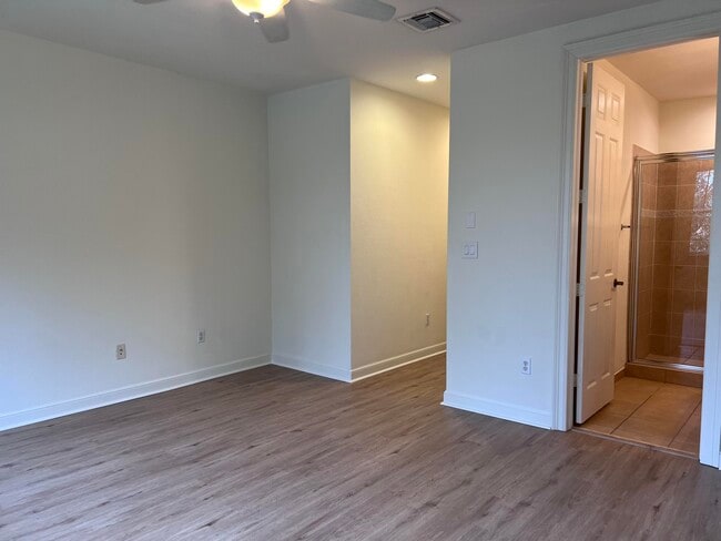 Building Photo - 540 Amador Ln
