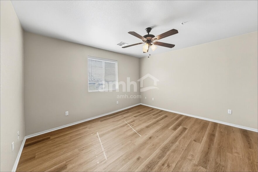 Building Photo - 10625 Mountain Stream Ct