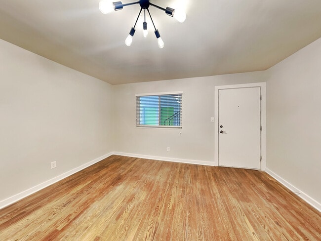 Building Photo - 880 N Highland Ave NE