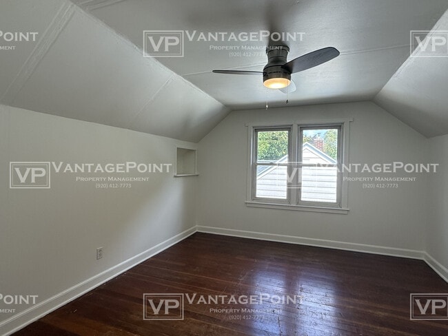 Building Photo - 1137 11th Ave