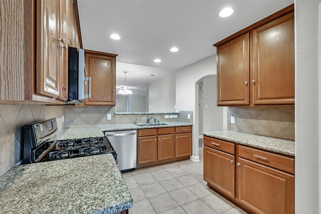 Building Photo - 3011 Crescent Oaks Park Ln