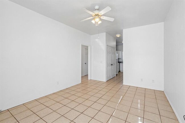 Building Photo - 1021 Shady Creek Cir
