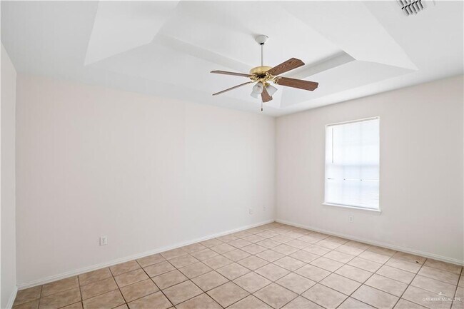 Building Photo - 4006 N Inspiration Rd
