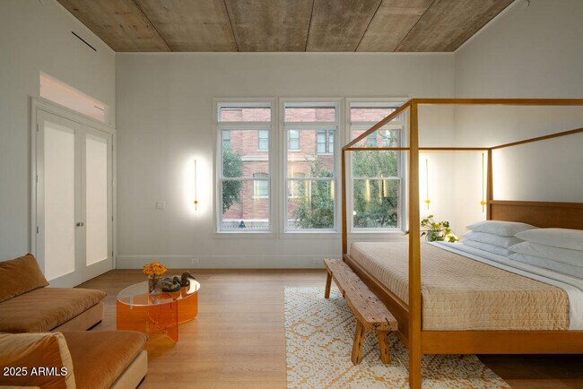 Building Photo - 50 W Palm Ln