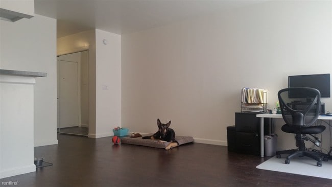 Building Photo - 2711 Ellendale Pl