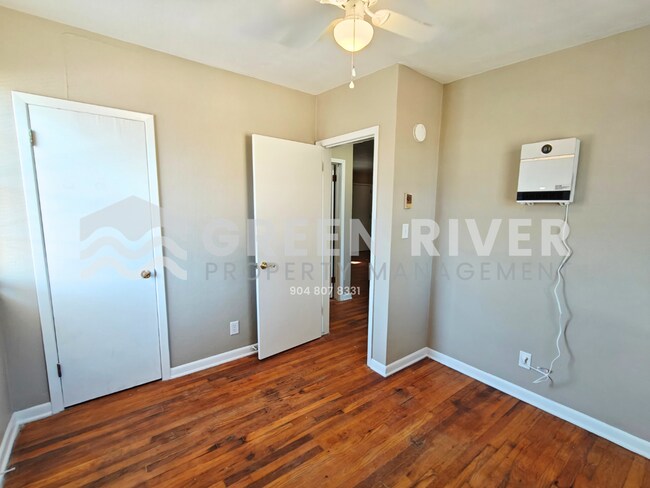 Building Photo - Quiet 2 Bedroom Retreat Available Now – Pets Welcome!