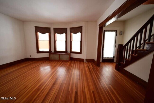 Building Photo - 11 Brayton St