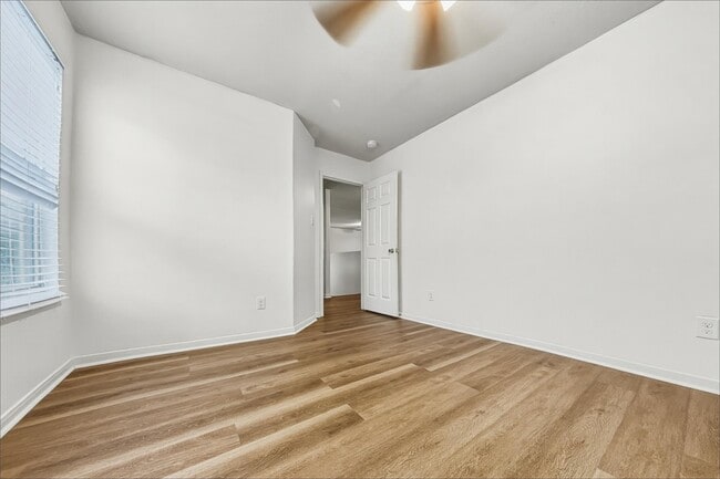 Building Photo - 16818 Blackberry Lily Ln